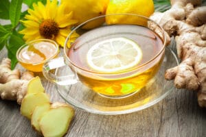 Infusion de gingembre cultivé au jardin en France